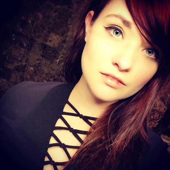 Meet your Posher, Audrey - Picture 1 of 1